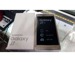Samsung Galaxy J7 2016 y protectores
