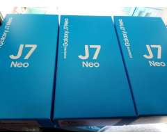 Samsung Galaxy J7 Neo en cuotas más protectores de regalo