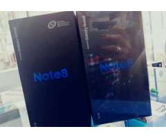 Samsung Galaxy Note 8 y monopod