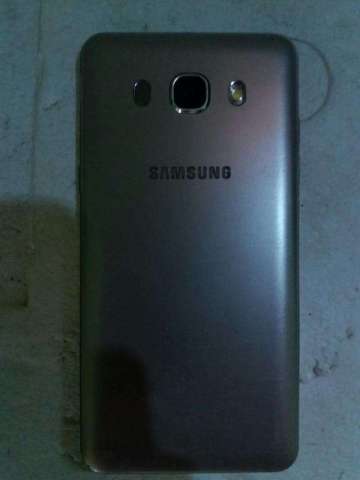 Samsung Galaxy J5 6 semi nuevo Samsung Galaxy J5 6 semi nuevo