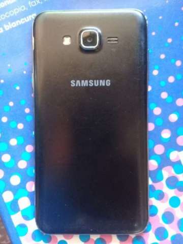 Samsung Galaxy J7 Samsung Galaxy J7