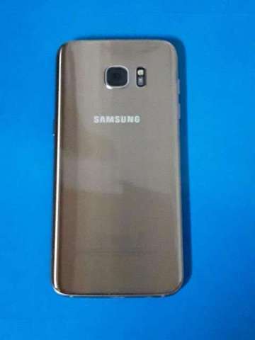 Samsung Galaxy S7 edge Samsung Galaxy S7 edge
