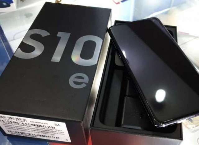 Samsung Galaxy S10e de 128 gb con protectores Samsung Galaxy S10e de 128 gb con protectores