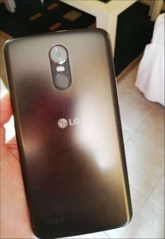 LG STYLUS 3 con sus accesorios LG STYLUS 3 con sus accesorios